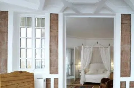 Relais & Chateaux Chateau Des Avenieres 4*