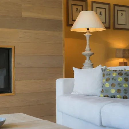 Hotel Relais & Chateaux Chateau Des Avenieres 4*