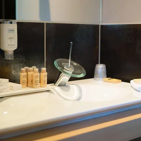 Relais & Chateaux Chateau Des Avenieres Hotel