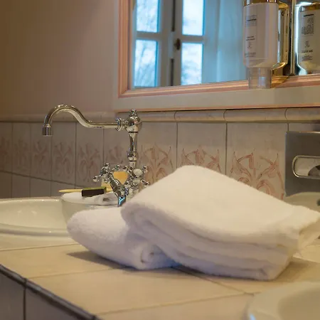 Relais & Chateaux Chateau Des Avenieres Hotel