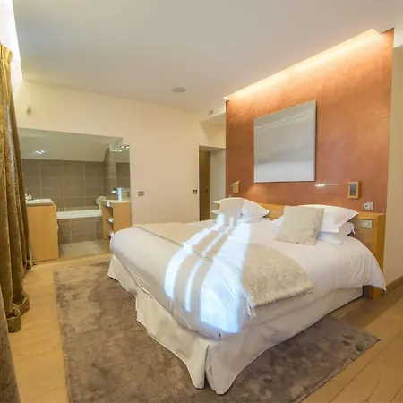 Relais & Chateaux Chateau Des Avenieres 4*